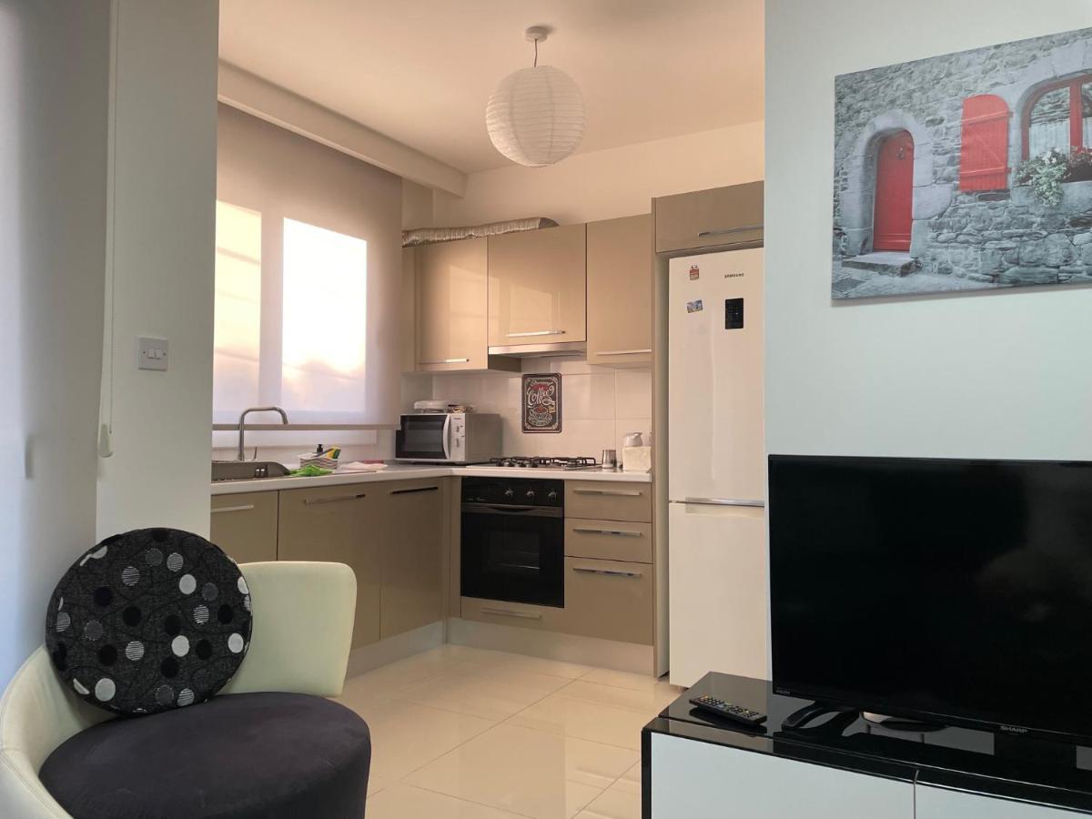 Girne Merkez Cozy 2+1 Daire Wifi +Netflix Apartment Екстериор снимка