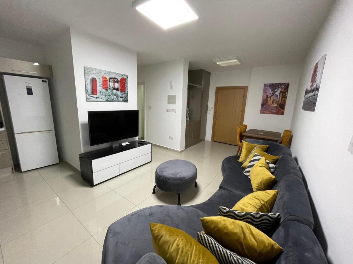 Girne Merkez Cozy 2+1 Daire Wifi +Netflix Apartment Екстериор снимка